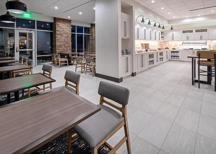 Hyatt Place Bakersfield