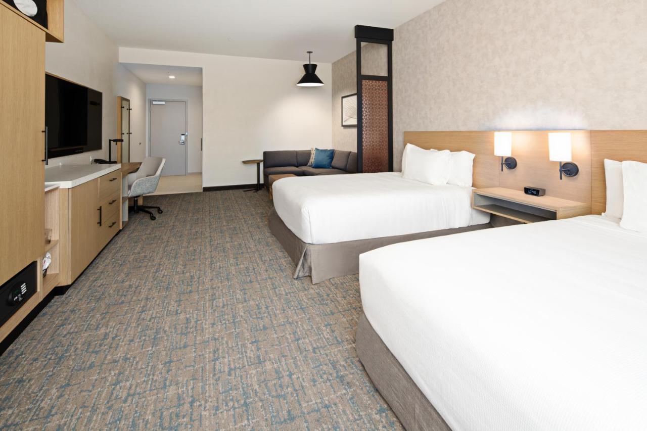 Hyatt Place Hotel 3*