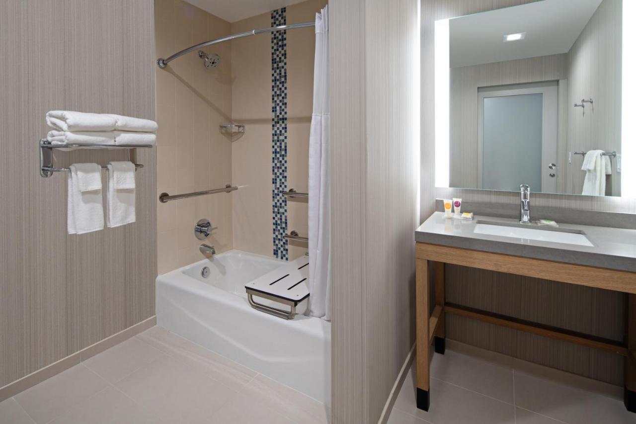 Hyatt Place Hotel Bakersfield